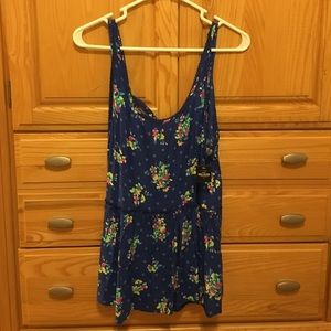 NEW WITH TAGS Hollister flowered tank top