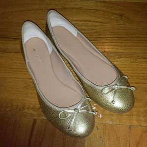 Banana republic gold bow flats