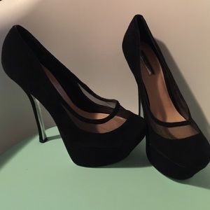 H by Halston Black Pump