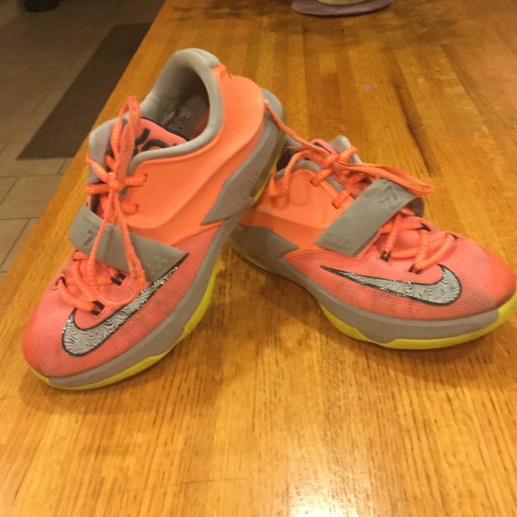 hot pink kd's
