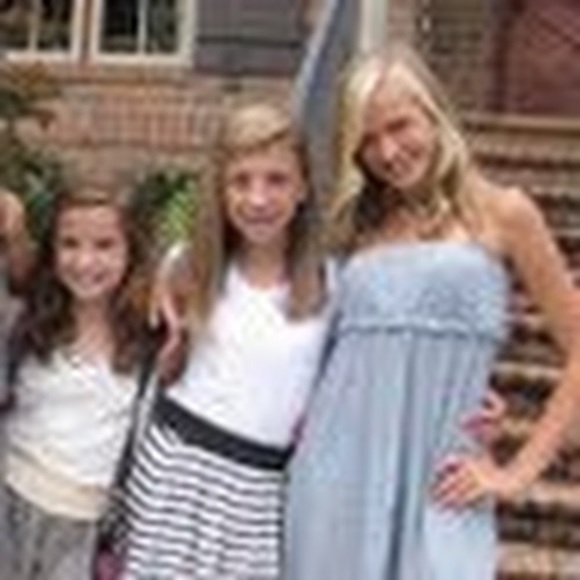 Meet your Posher, Emma - Picture 1 of 1