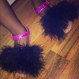 Kids Version Furry Sandals 👧🏽💋