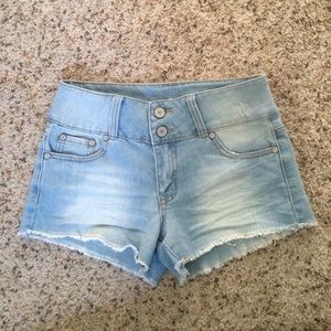 Light Wash Refuge Jean shorts