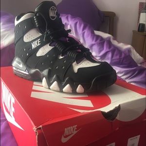 Air max Barkley grade school size 6