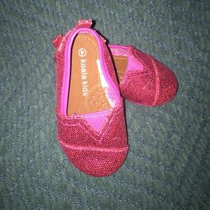 Price CUT!! Dark pink sequin toddler shoes.
