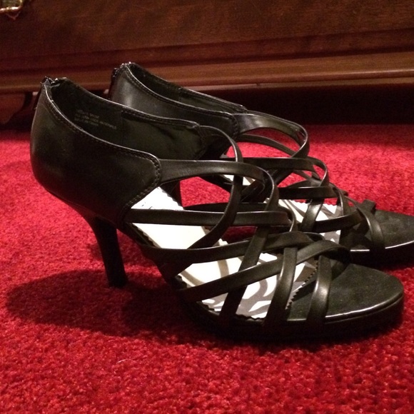 Straley Heels