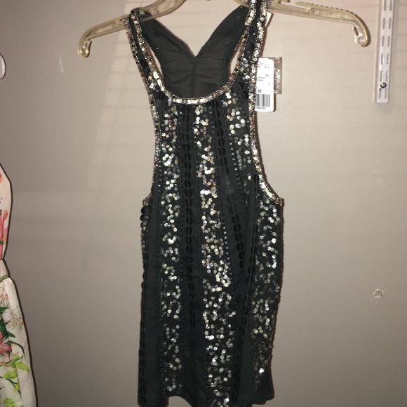 Top - Picture 1 of 2