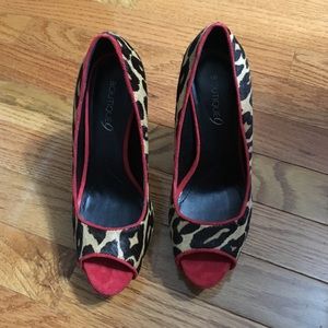 amazing pair of shoes, elegant, classy 👠👠👠👠