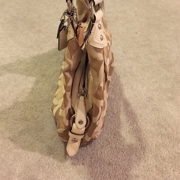 Coach purse - Picture 2 of 4