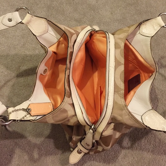 Coach purse - Picture 3 of 4