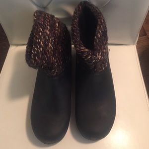 New Size 38 Dansko Chloe Boot, Black