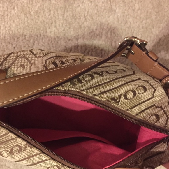small coach purse - Picture 3 of 3