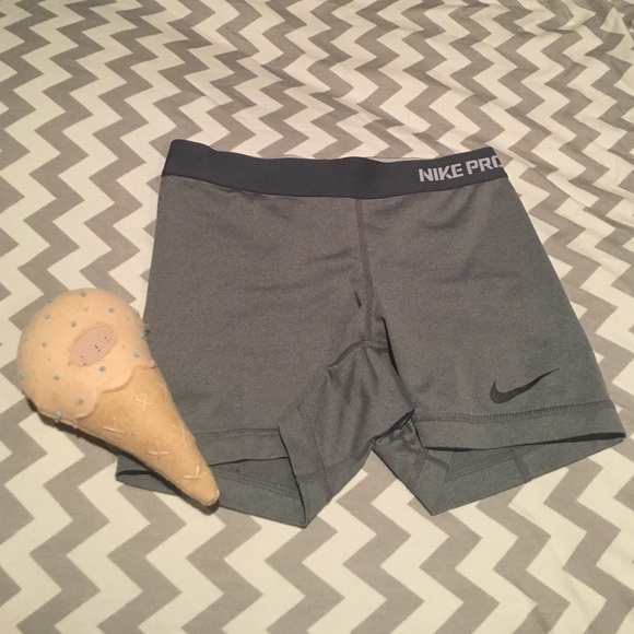 Nike Other - Grey nike pros