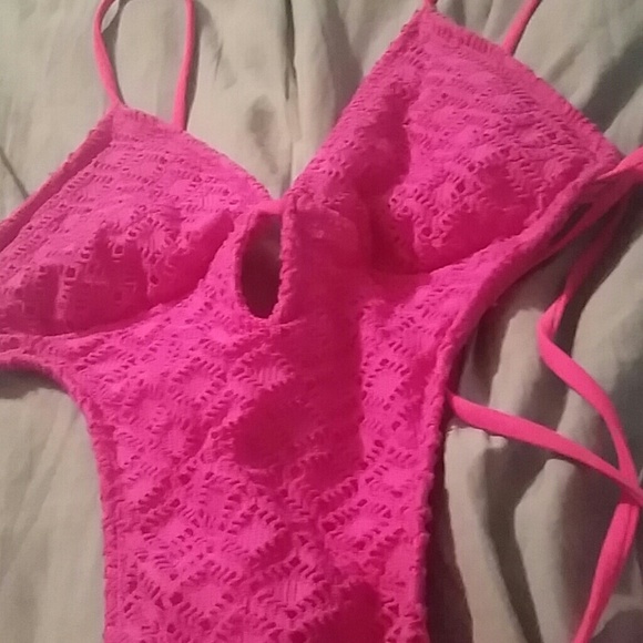 Bathing suit - Picture 2 of 2