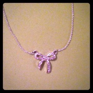 🎀 Beautiful Bow Necklace
