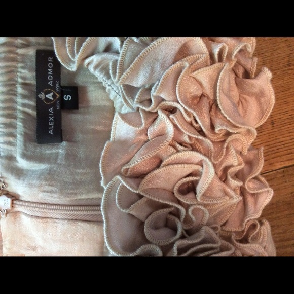 Alexia Admor Champagne Strapless Cocktail Dress - Picture 3 of 4