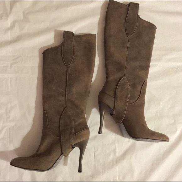 SALE😍 STEVE MADDEN Sydnie Brown Distressed Boots - Picture 3 of 4