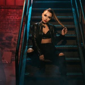 Meet your Posher, Caitlin