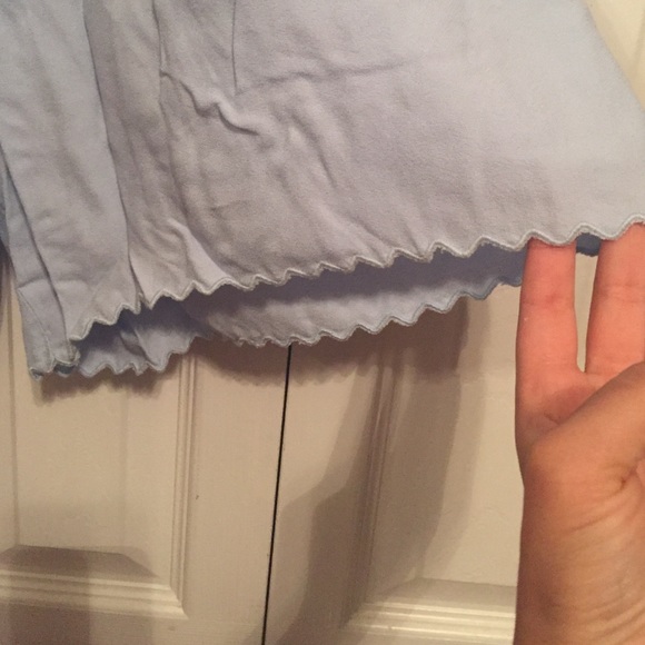 Club Monaco Shorts - Picture 2 of 3