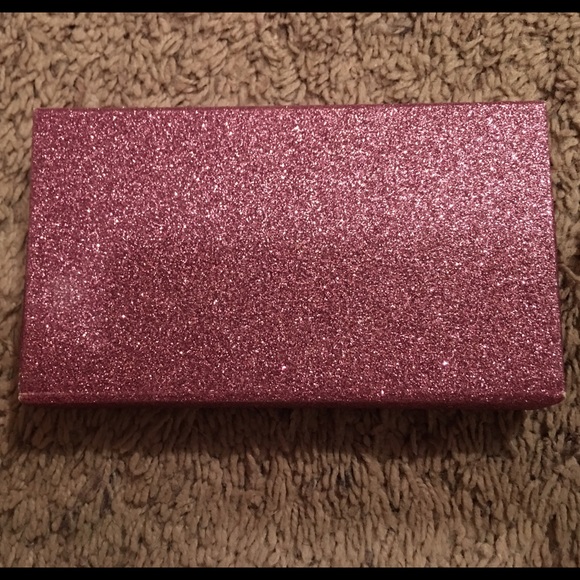 VS eyeshadow ON HOLD