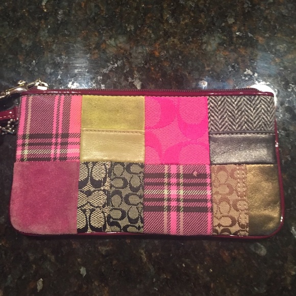 Coach Handbags - Coach wallet/wristlet