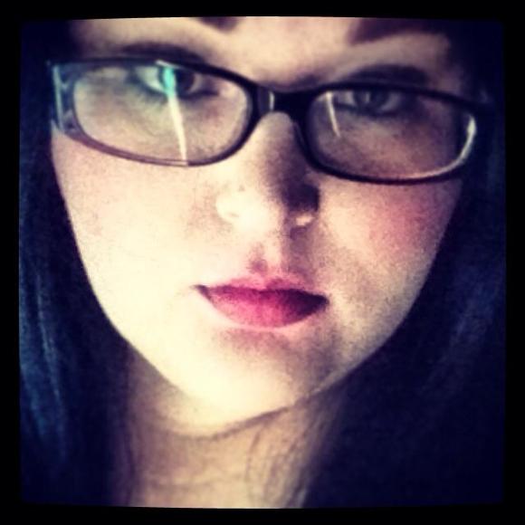 Meet your Posher, Desiree