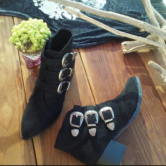 //The Gigi// Black buckled boots LAST PAIR!! - Picture 3 of 4