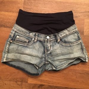 Maternity shorts
