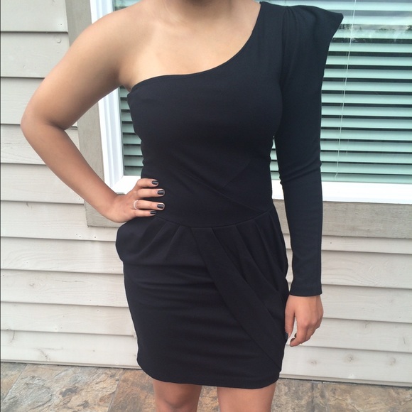 Black Kardashian Kollection One Shoulder Dress 👗