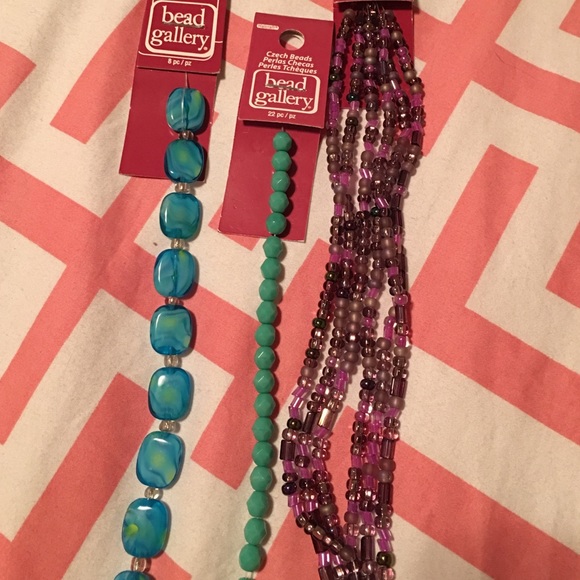 7 sets of beads - Picture 2 of 4