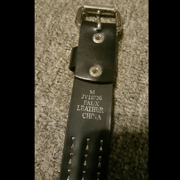 ❌SOLD❌ Studded belt - Picture 2 of 3