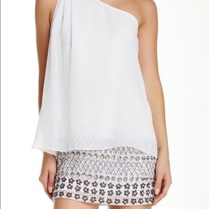 AIDAN MATTOX WHITE POPOVER DRESS ONE SIDED