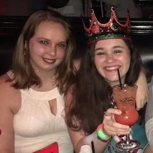 Meet your Posher, Lauren