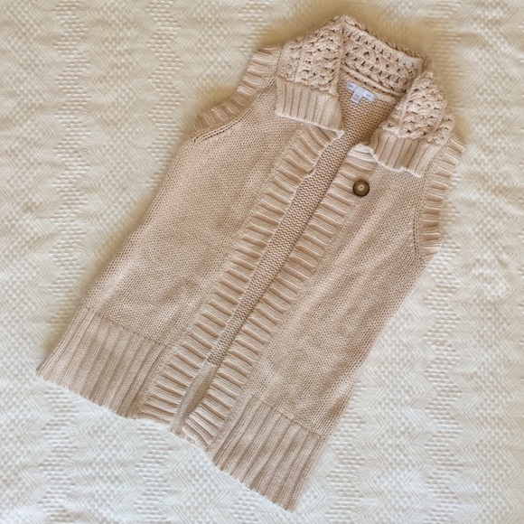 Gap sweater vest cream neutral jacket layering