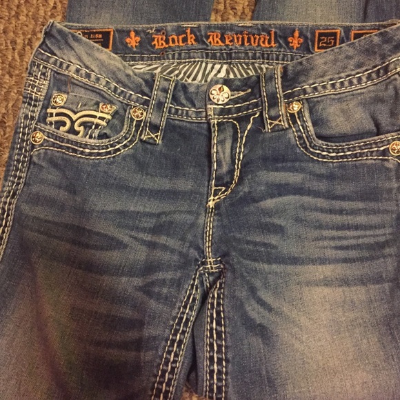 Rock revial jeans😍