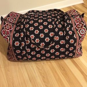 Vera Bradley Large Duffle Bag in Pirouette