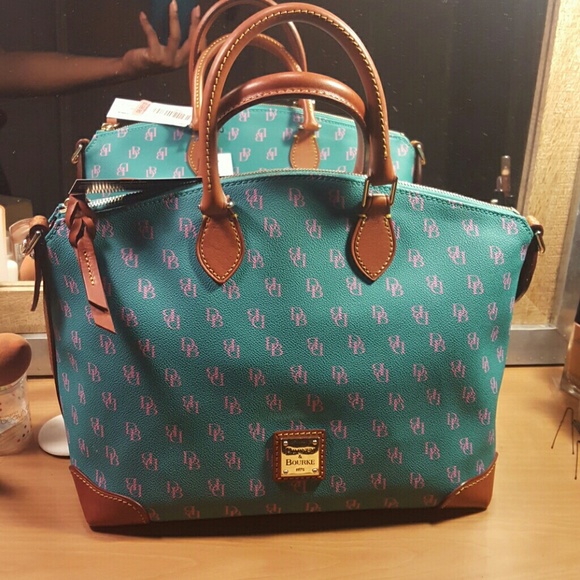 Dooney & Bourke tote