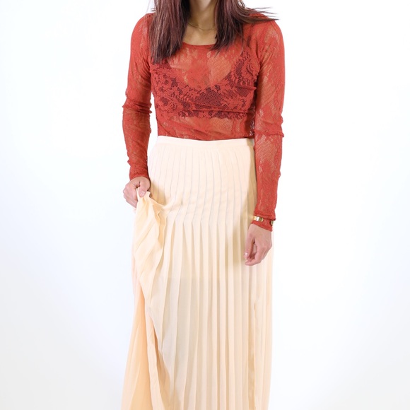 Ella Moss || Red Semi Sheer Lace Long Sleeve Top - Picture 2 of 4