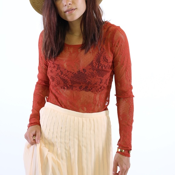 Ella Moss || Red Semi Sheer Lace Long Sleeve Top - Picture 3 of 4