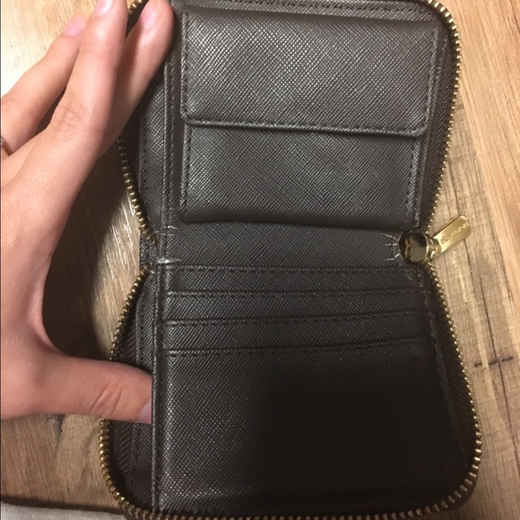 Michael Kors Wallet - Picture 2 of 3