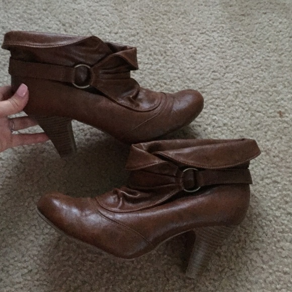 Brown ankle boots - Picture 1 of 4
