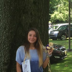 Meet your Posher, Danielle