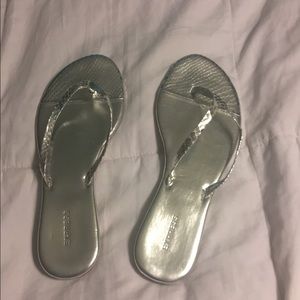 Express sandals