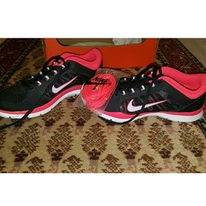 Brand new in box woman's Nike flex trainer 4