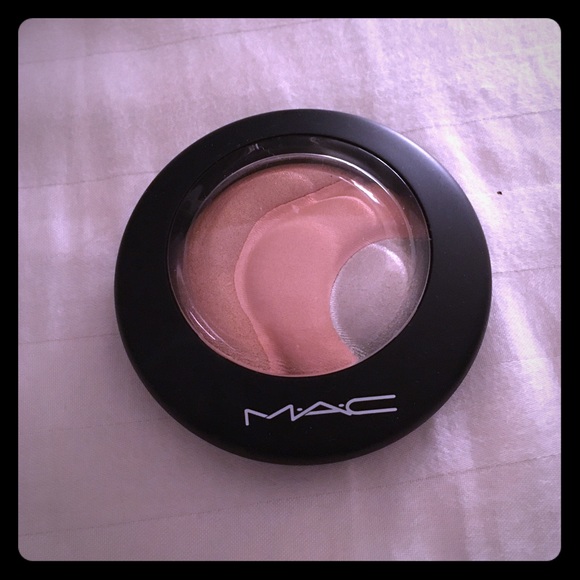 MAC Cosmetics Other - MAC Otherearthly Mineralize Skin Finish