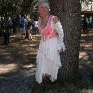 Meet your Posher, Angie