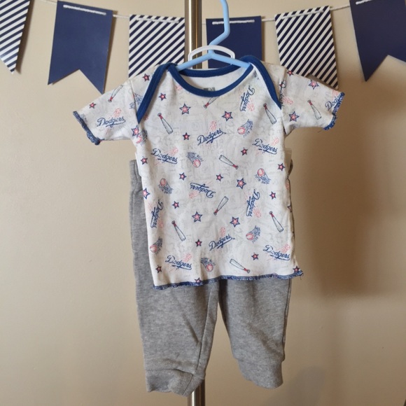 Dodgers baseball top and bottom