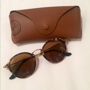 Ray-Ban Round Fleck Brown Sunglasses