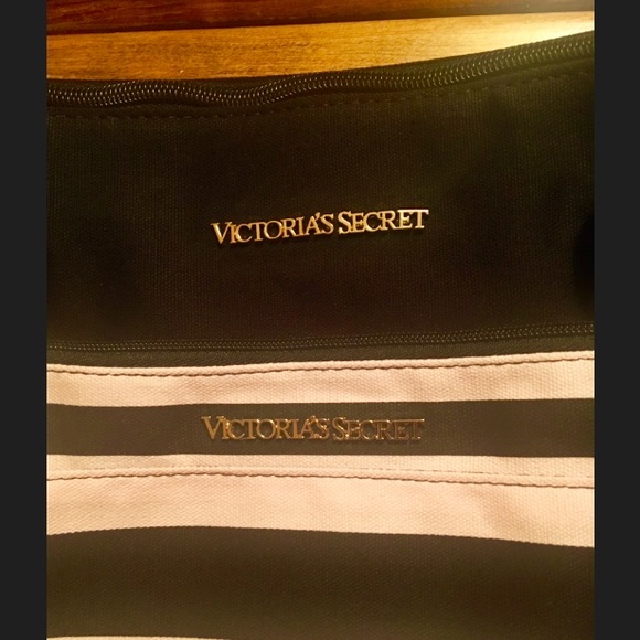 Sold 👜 - Picture 2 of 4