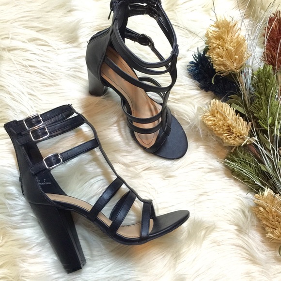 Shoes - Black strappy chunky heels